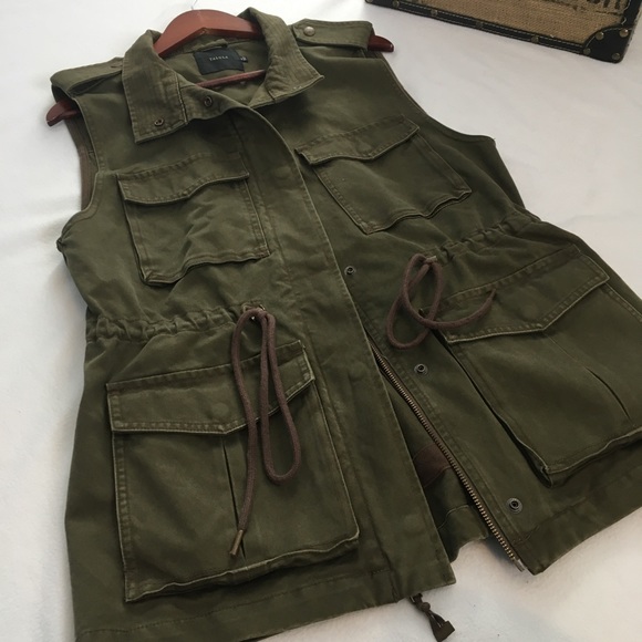 Aritzia Jackets & Blazers - Aritzia Talula Green Utility Style Vest